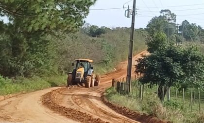 Máquinas chegam ao interior para recuperar estradas