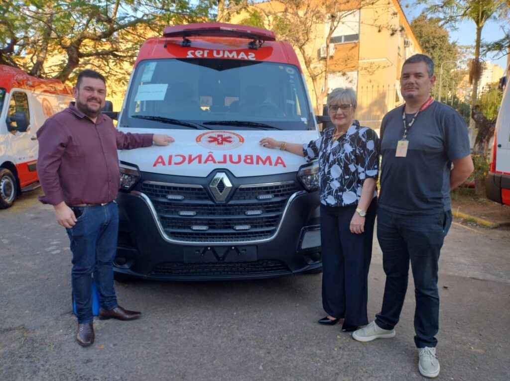 Nova ambulância para o Samu: entrega aconteceu nesta sexta-feira, em Porto Alegre / Foto: PMCS/Divulgação