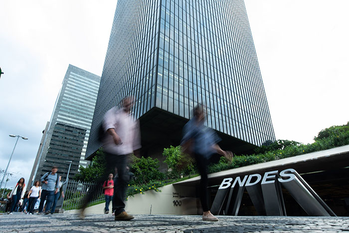 BNDES: salários oferecidos pelo banco partem de R$ 20,9 mil / Foto: André Telles/BNDES Divulgação