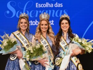 Tatiane, Nathalia e Karoline são as Soberanas da 39ª Oktoberfest