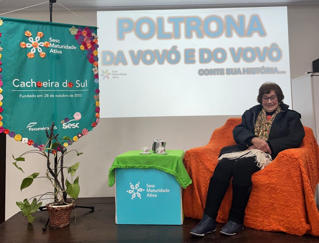 Sesc Cachoeira do Sul: Poltrona do Vovô e da Vovó proporciona um momento para os participantes dos programas assumirem a cadeira e contarem suas histórias de avós / Foto: Sesc/Divulgação