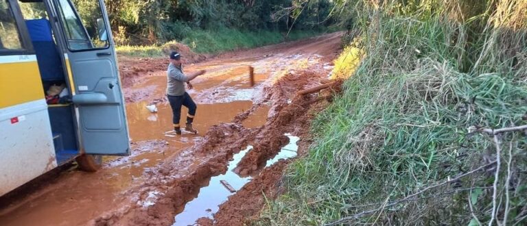 Interior protesta pelas condições das estradas