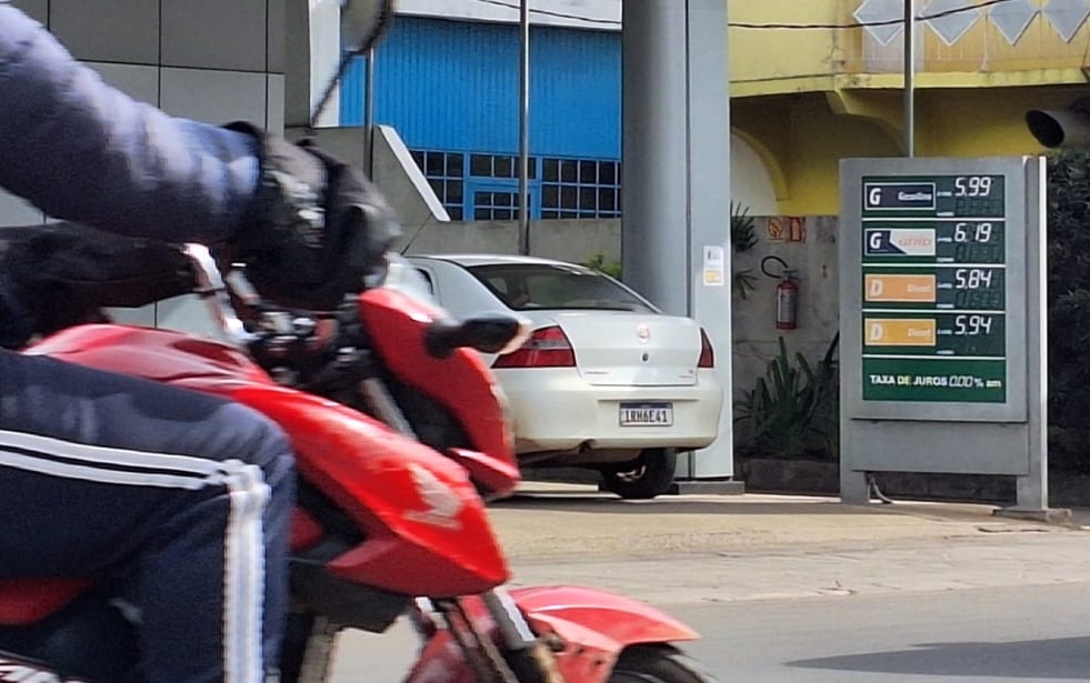 Reajuste na gasolina: novo preço em Cachoeira do Sul foi definido já nas primeiras horas desta terça-feira / Fotos: Milos Silveira