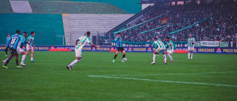 Que baile! Juventude aplica 3 a 0 e afunda Grêmio no Z-4