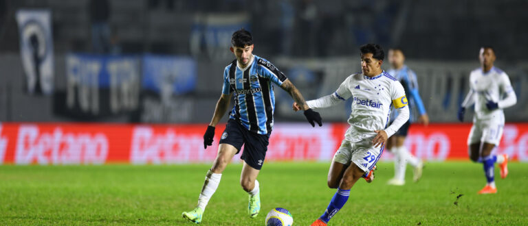 Grêmio se afunda mais no Z-4 com derrota diante do Cruzeiro