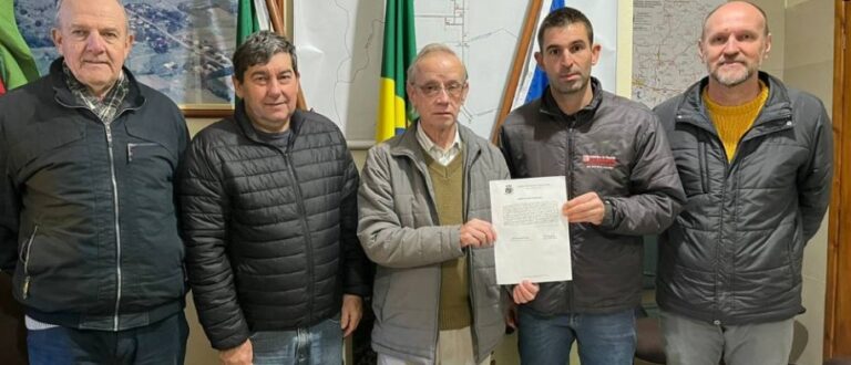 Prefeito assina ordem de serviço para pavimentação em Paraíso do Sul