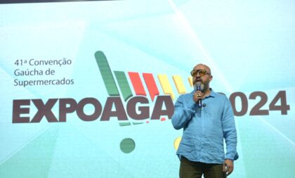 Expoagas 2024: “Não deixar que alguém seja invisível”, aconselha Fabrício Carpinejar