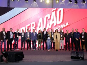 AGAS presta homenagem a personalidades de destaque na retomada do Estado