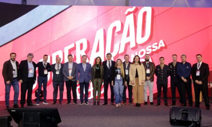 AGAS presta homenagem a personalidades de destaque na retomada do Estado