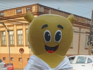 Arrozito encanta Cachoeira do Sul em ação promocional da 24ª Fenarroz