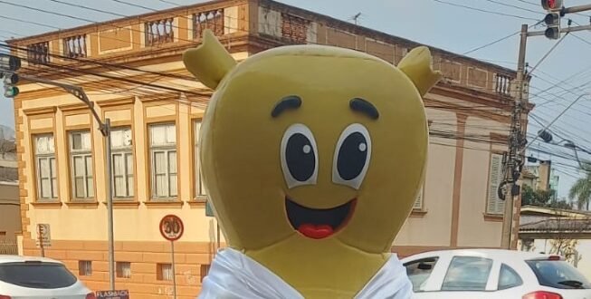 Arrozito encanta Cachoeira do Sul em ação promocional da 24ª Fenarroz