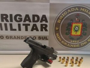 Batalhão Rodoviário prende homem com pistola carregada na RSC-471