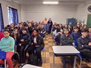 ONG Olhar Atípico aborda o autismo para alunos da EMEF Getúlio Vargas