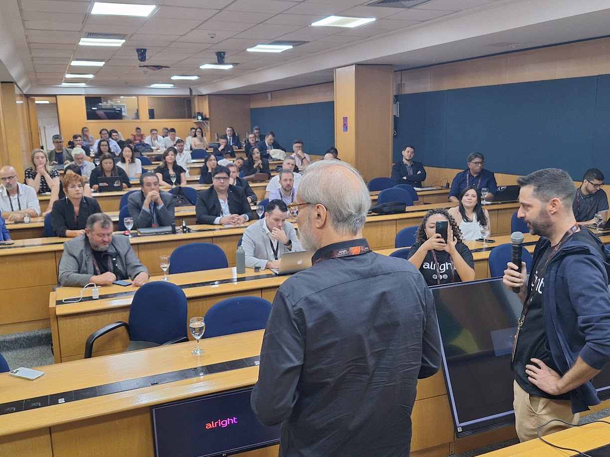 Encontro em Brasília em agosto reuniu jornalistas, empresários e representantes de veículos de comunicação de todo o país para construção do manifesto em defesa do setor / Foto: Milos Silveira/Portal OCorreio