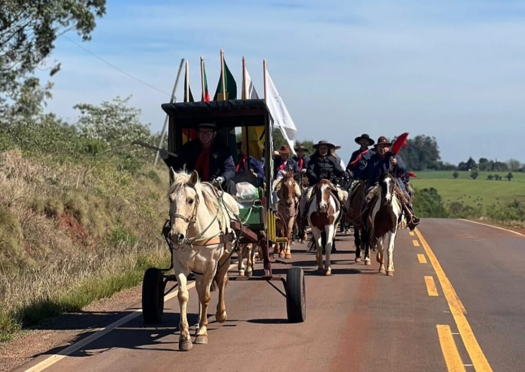 Semana Farroupilha: cavalarianos da Cavalgada da Integração buscam a centelha da chama crioula para a abertura dos festejos gauchescos de setembro em Cachoeira do Sul / Foto: Divulgação