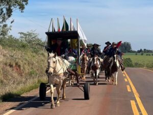 Cavalgada da Integração busca centelha da chama crioula em Pantano