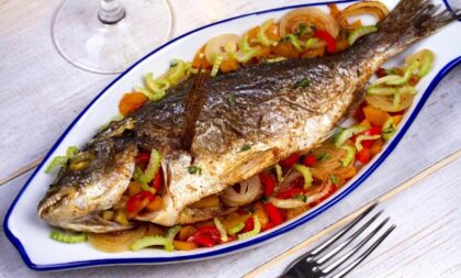 5 receitas de peixe recheado para o almoço