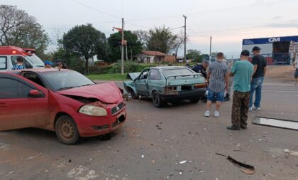 Trevo do Horbach: acidente entre dois carros deixa feridos