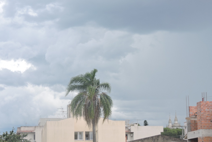 Primeiros dias da primavera serão marcados por oscilação nas temperaturas e chuvas esparsas na região / Foto: Milos Silveira/OC