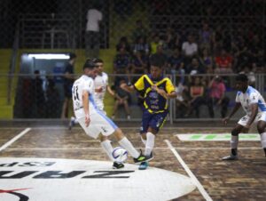 Abertura do Futsal Sub-20 conta com 14 gols no Derlizão