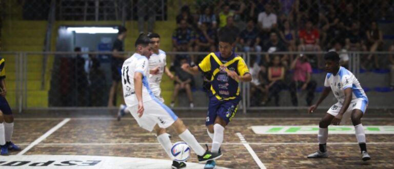 Abertura do Futsal Sub-20 conta com 14 gols no Derlizão