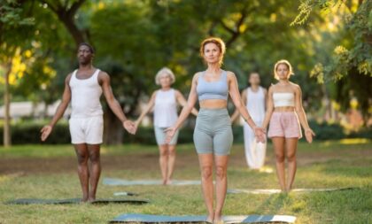 7 posturas de yoga e seus benefícios para a saúde