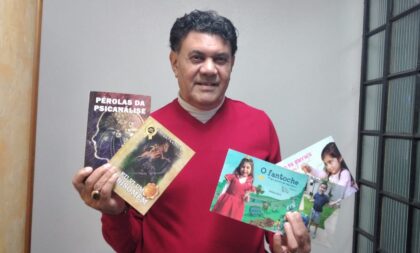 Escritor cachoeirense lança 5 livros em sessão de autógrafos