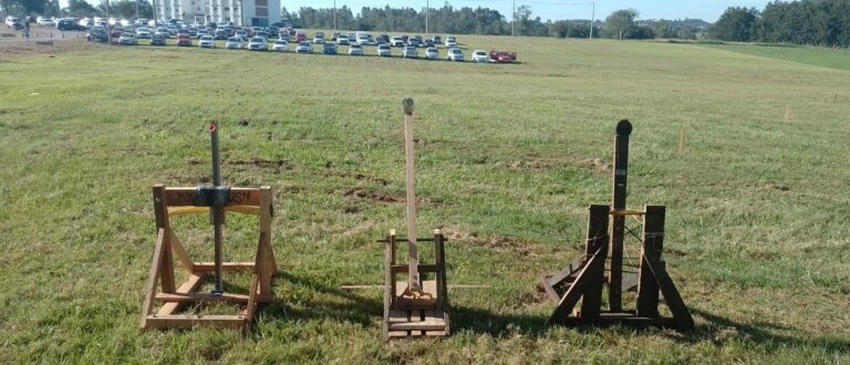 Alunos de Cachoeira do Sul constroem catapultas medievais