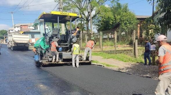 Ditrevi começa implantação da camada final de asfalto da Rua Conde