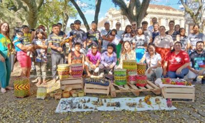 Cultura indígena é destaque em ação na Praça Honorato