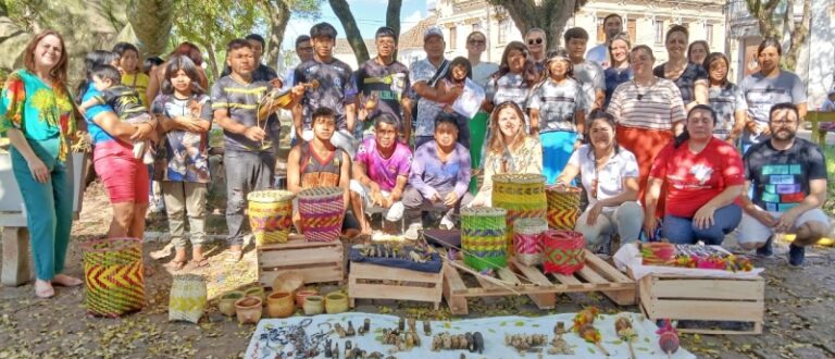 Cultura indígena é destaque em ação na Praça Honorato