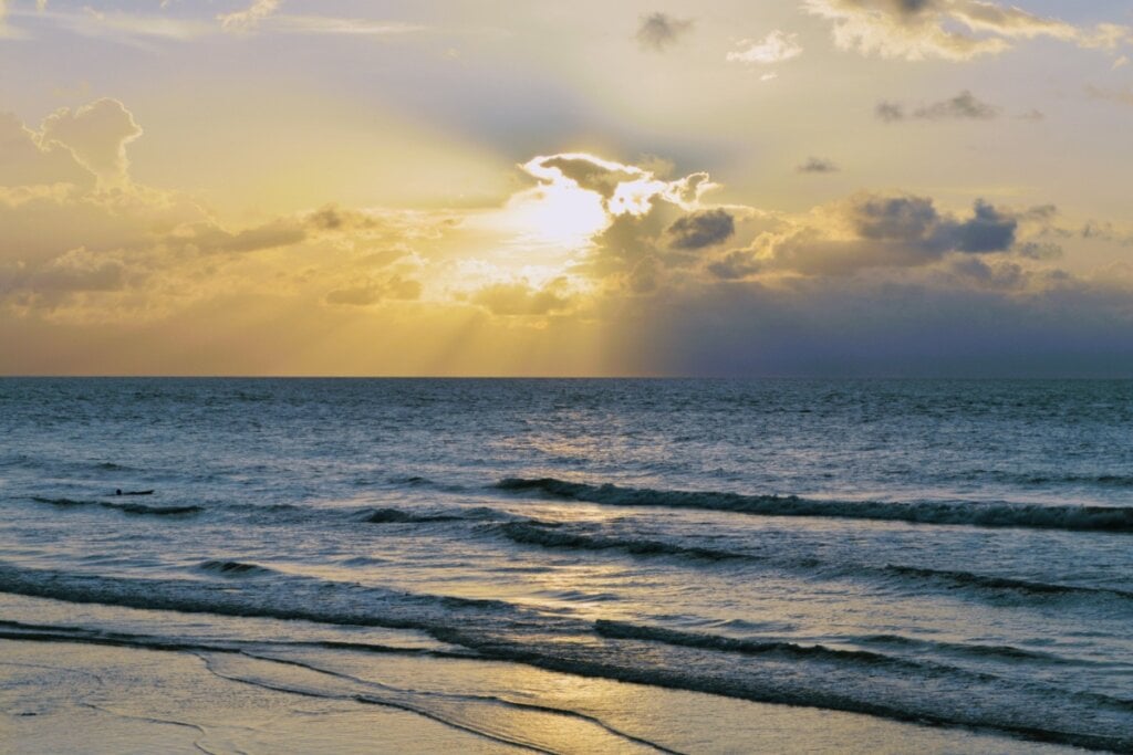 Pôr do sol na praia de Salinópolis 