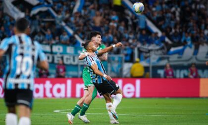 Grêmio busca empate nos acréscimos