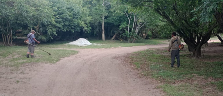 Prefeitura de Pantano Grande realiza limpeza de balneários