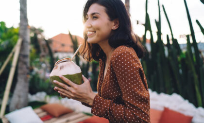 Conheça os benefícios da água de coco para a saúde