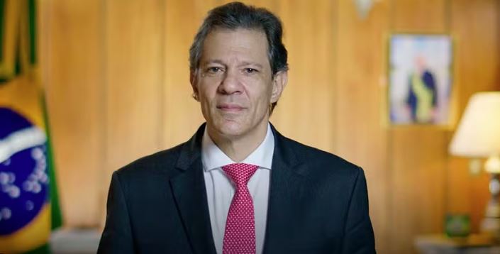 Ministro Fernando Haddad: proposta do governo é ampliar faixa de isenção do imposto de renda e taxar os chamados "super ricos" / Foto: Reprodução