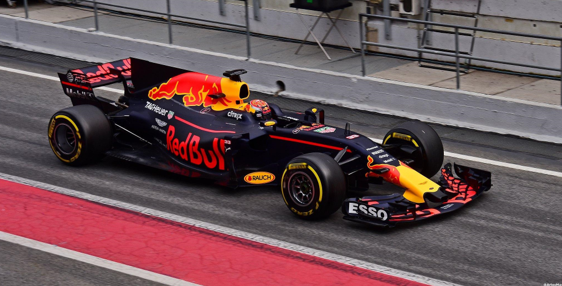 Red Bull confirma dispositivo polêmico de suspensão; apesar disso, equipe confirma que não fez em momentos ilegais da F1 / Foto: Artes Max Flickr