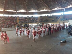 Show de coreografia e ritmo no Festival Estadual de Bandas