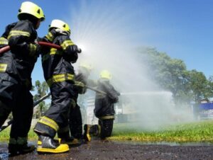 Corpo de Bombeiros oferece curso de brigada de incêndio às escolas municipais