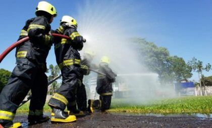 Corpo de Bombeiros oferece curso de brigada de incêndio às escolas municipais