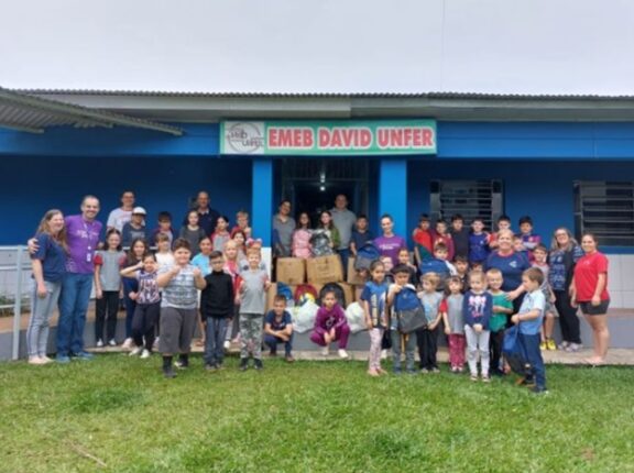 Cerro Branco: escolas são beneficiadas com kits