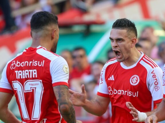 Estão deixando os colorados sonharem? Goleada de 4 a 1 amplia série invicta