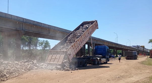 Ponte do Fandango: construtora monta canteiro de obras