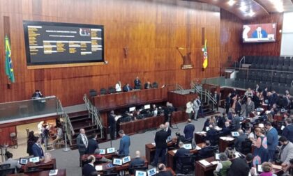 Assembleia Legislativa do RS aprova novo salário mínimo regional com reajuste de 5,25%