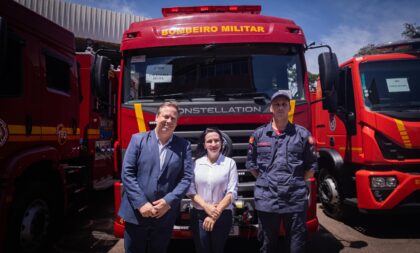 Corpo de Bombeiros recebe novo caminhão de combate a incêndio