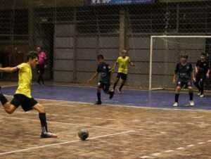 Rodada do Campeonato Municipal Sub-13 de Futsal movimenta o Derlizão