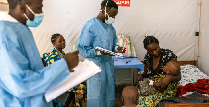 Mundo em alerta: doença infecciosa no Congo com sintomas gripais de origem misteriosa pode levar planeta a mergulhar em outra emergência global de saúde, semelhante à da pandemia de covid-19 / Foto: Arlette Bashizi/Bloomberg/Getty Images