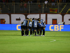 Em Salvador, Grêmio empata em 1 a 1 com o Vitória