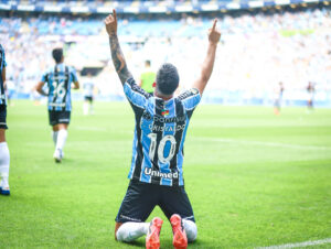 Grêmio vence o São Paulo por 2 a 1 pela 36ª rodada do Brasileirão