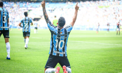 Grêmio vence o São Paulo por 2 a 1 pela 36ª rodada do Brasileirão